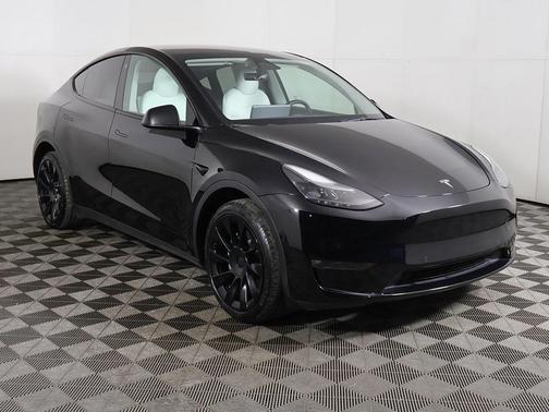 2022 Tesla Model Y Long Range Dual Motor All-Wheel Drive