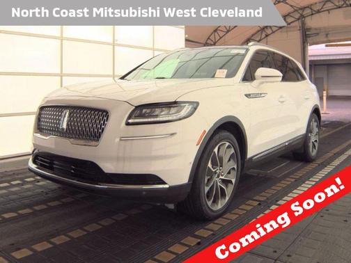 Pristine White Metallic Tri-Coat 2022 Lincoln Nautilus Reserve
