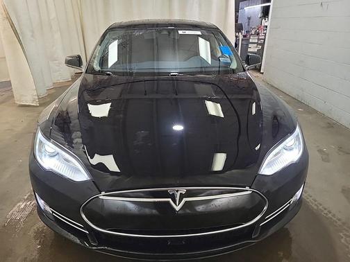 2015 Tesla Model S 70D