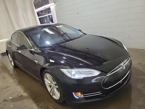 2015 Tesla Model S 70D