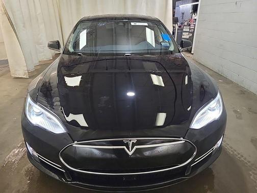 2015 Tesla Model S 70D