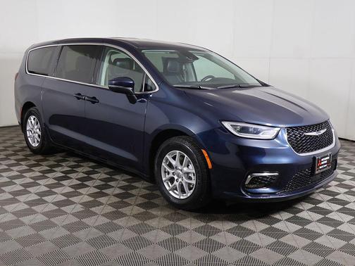 Fathom Blue Pearlcoat 2023 Chrysler Pacifica Touring L