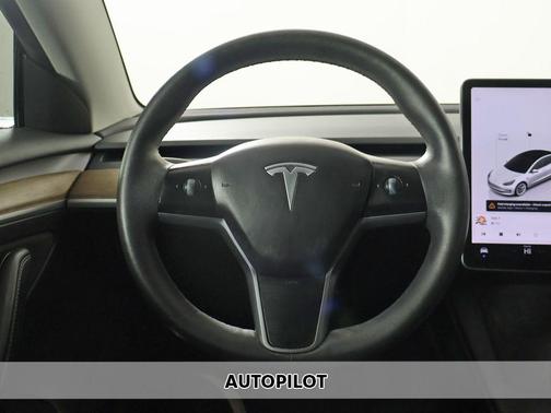 Pearl White Multi-Coat 2023 Tesla Model 3 Standard Range