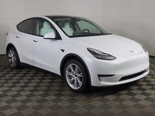 2022 Tesla Model Y Long Range Dual Motor All-Wheel Drive