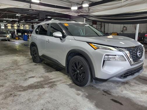 Brilliant Silver Metallic 2023 Nissan Rogue SV