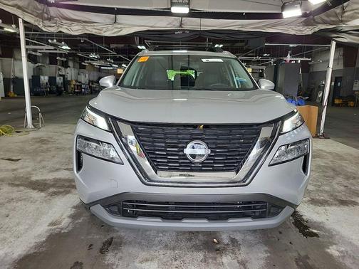 Brilliant Silver Metallic 2023 Nissan Rogue SV
