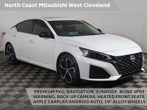 Pearl White Tricoat 2023 Nissan Altima SR FWD