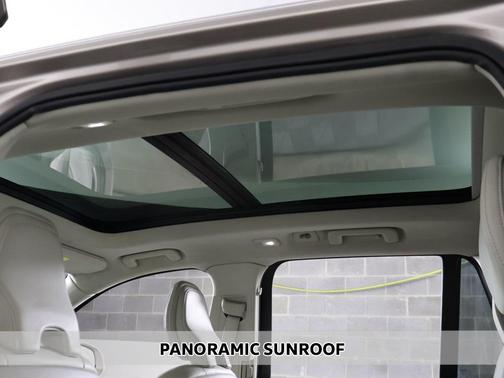 2024 Volvo XC90 B6 Plus Bright Theme 7-Seater