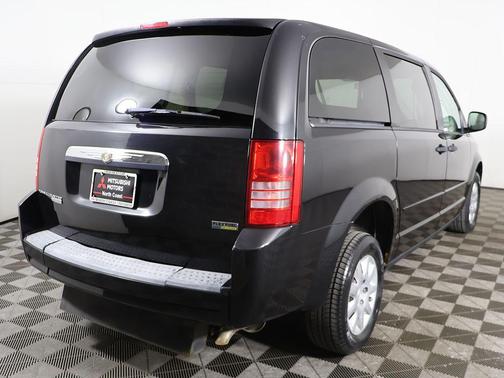 2008 Chrysler Town & Country LX