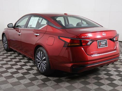 Scarlet Ember Tintcoat 2023 Nissan Altima 2.5 SV