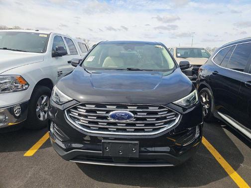 Black Metallic 2022 Ford Edge SEL