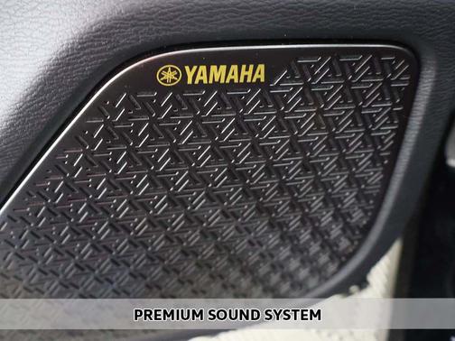 Labrador Black Pearl 2026 Mitsubishi Outlander SE S-AWC