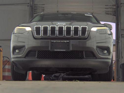 Granite Crystal Metallic Clearcoat 2019 Jeep Cherokee Latitude Plus
