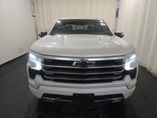 Pearl 2023 Chevrolet Silverado 1500 High Country