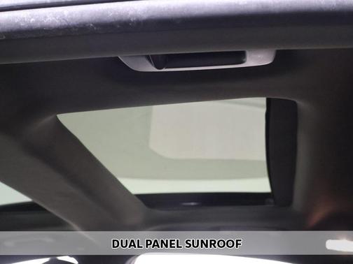 2016 Lincoln MKS Base