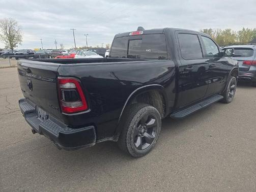 Diamond Black Crystal Pearlcoat 2022 RAM 1500 Big Horn/Lone Star