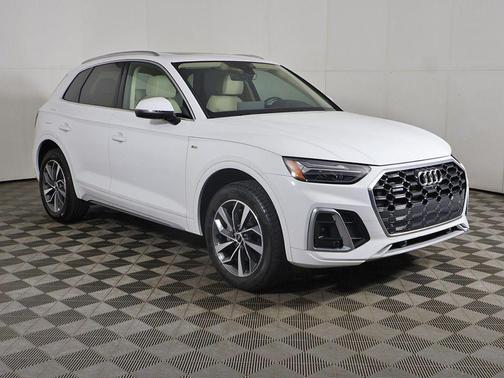Ibis White 2023 Audi Q5 45 S line Premium Plus