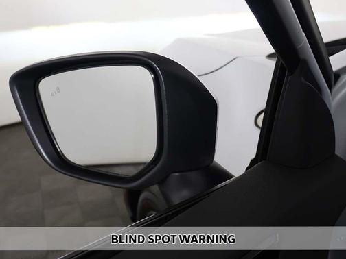 White Diamond 2026 Mitsubishi Eclipse Cross SE