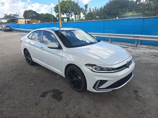2025 Volkswagen Jetta 1.5T SE