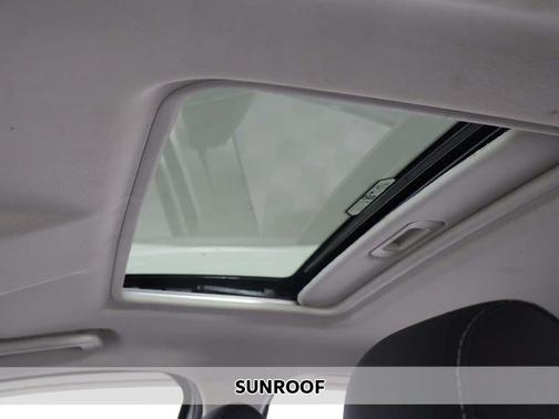Diamond White 2020 Ford EcoSport SE