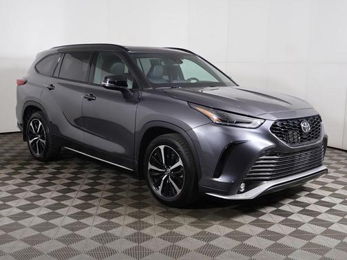 Magnetic Gray Metallic 2021 Toyota Highlander XSE
