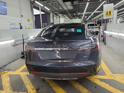 2015 Tesla Model S 85D