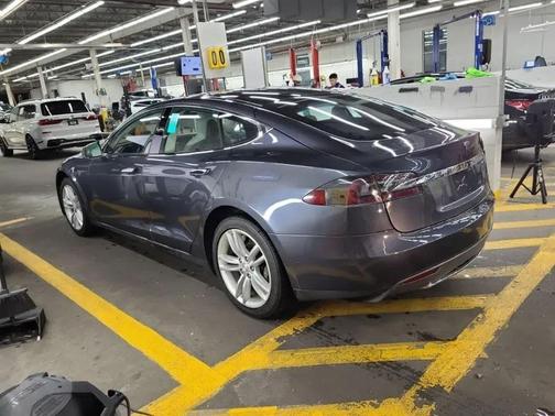 2015 Tesla Model S 85D