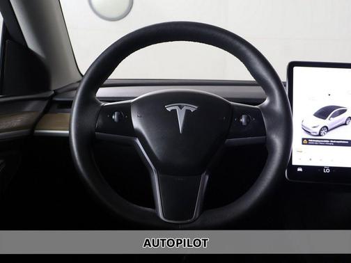 Pearl White Multi-Coat 2023 Tesla Model Y Long Range Dual Motor All-Wheel Drive