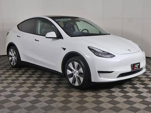 Pearl White Multi-Coat 2023 Tesla Model Y Long Range Dual Motor All-Wheel Drive