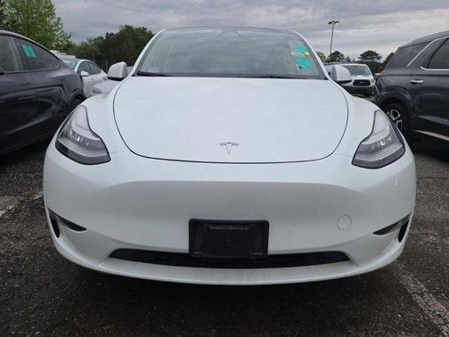 Pearl White Multi-Coat 2023 Tesla Model Y Long Range Dual Motor All-Wheel Drive