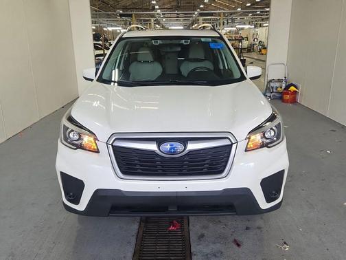 Crystal White Pearl 2020 Subaru Forester Premium