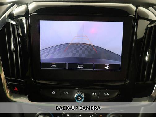 Mosaic Black Metallic 2023 Chevrolet Traverse LT Cloth