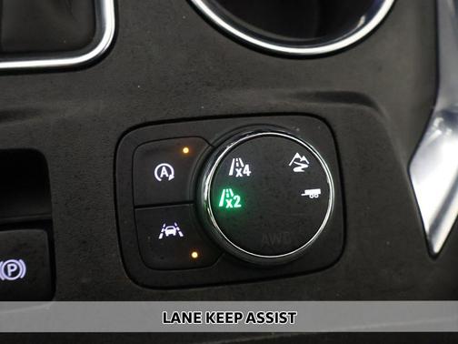 Mosaic Black Metallic 2023 Chevrolet Traverse LT Cloth