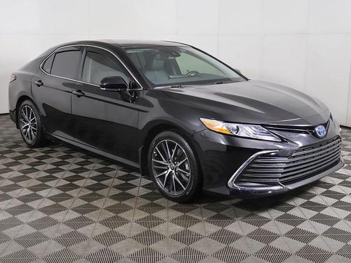 2024 Toyota Camry Hybrid XLE