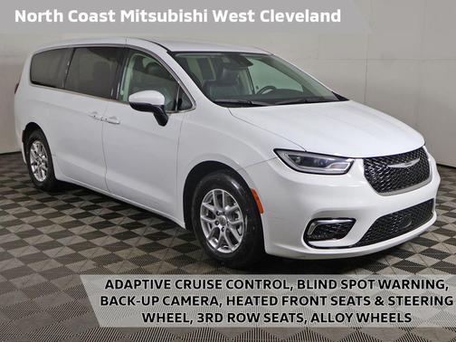 Bright White Clearcoat 2023 Chrysler Pacifica Touring L