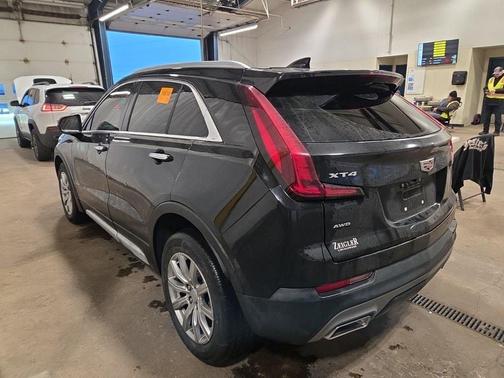 2023 Cadillac XT4 Premium Luxury