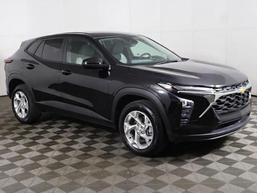 Mosaic Black Metallic 2025 Chevrolet Trax LS