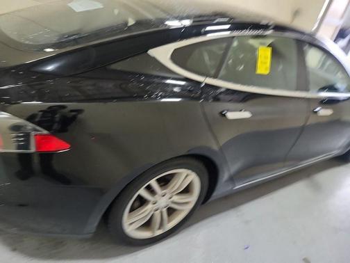 2015 Tesla Model S 85D