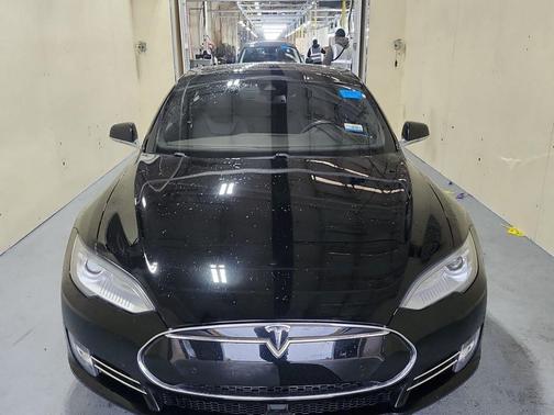 2015 Tesla Model S 85D