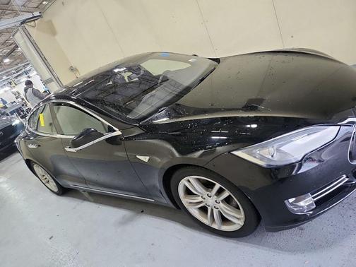 2015 Tesla Model S 85D
