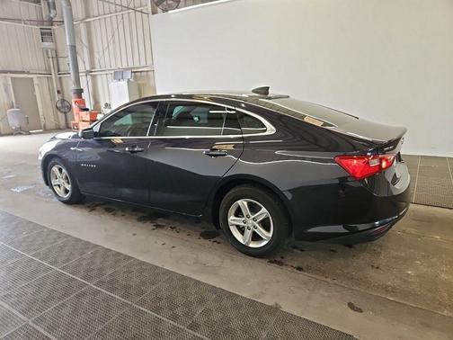 Dark Ash Metallic 2023 Chevrolet Malibu 1LS