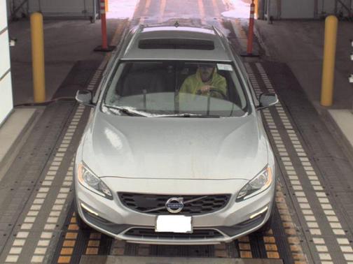 2018 Volvo V60 Cross Country T5