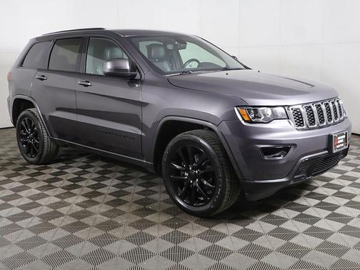 Granite Crystal Metallic Clearcoat 2020 Jeep Grand Cherokee Altitude