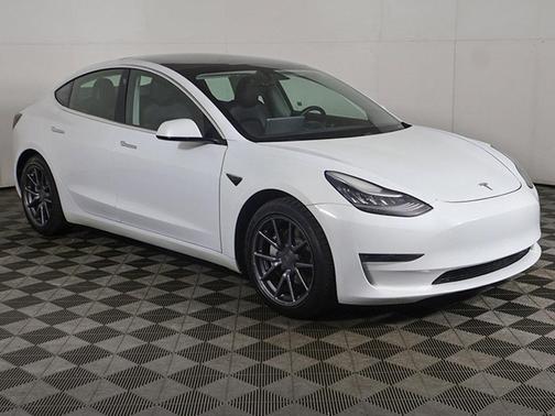 Pearl White Multi-Coat 2020 Tesla Model 3 Standard Range Plus
