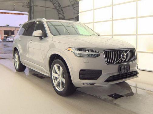 Silver Dawn Metallic 2023 Volvo XC90 B6 Core