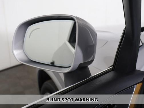 Silver Dawn Metallic 2023 Volvo XC90 B6 Core