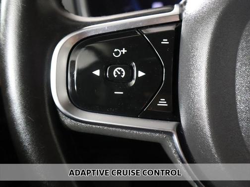 Onyx Black Metallic 2024 Volvo XC90 B6 Plus Bright Theme 7-Seater