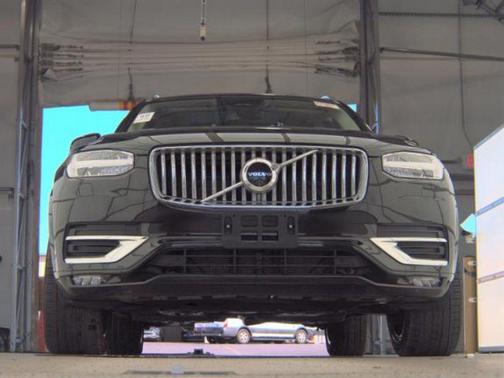 Onyx Black Metallic 2024 Volvo XC90 B6 Plus Bright Theme 7-Seater