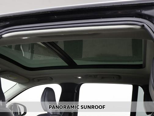 Onyx Black Metallic 2024 Volvo XC90 B6 Plus Bright Theme 7-Seater