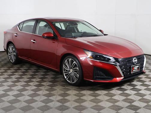Scarlet Ember Tintcoat 2023 Nissan Altima 2.5 SL